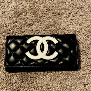 Beautiful wallet! Amazing quality
